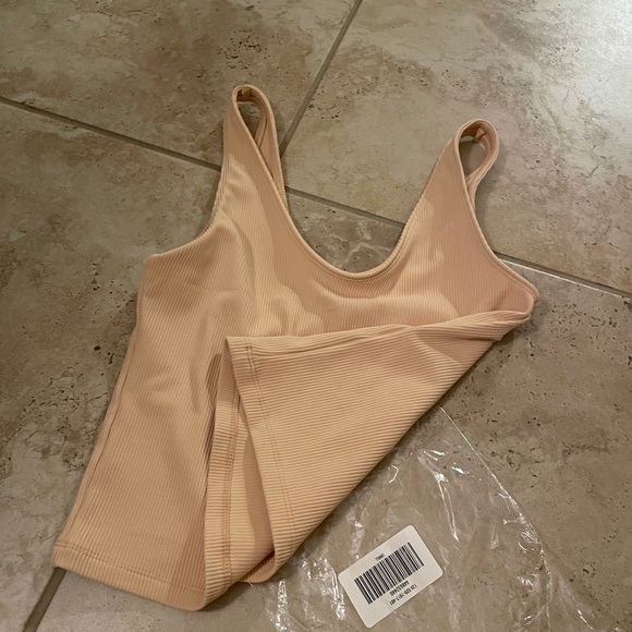 A&f ribbed scoop neck tank seamless size small - Picture 3 of 6